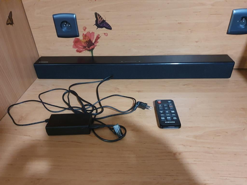 barre de son SAMSUNG HW-J250
En très bonne état, Ophalen, Bluetooth, Gebruikt