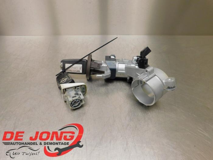 Serrure de contact + clé d'un Opel Meriva, Autos : Pièces & Accessoires, -, Opel, 3 mois de garantie, Utilisé