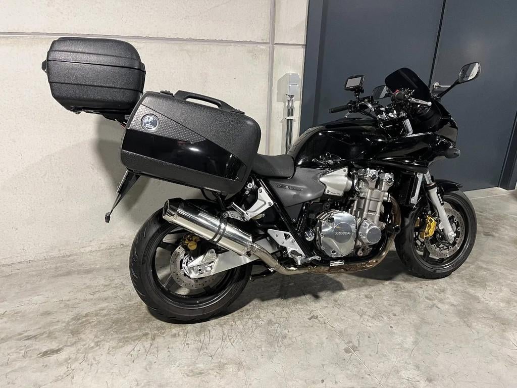 Honda CB1300S in toerbuffel versie (bj 2007), Bedrijf, Toermotor, 1300 cc