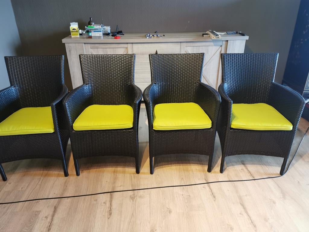 4 wicker stoelen voor veranda,terras of andere.slechts €60., Tuin en Terras, Ophalen, 4 zitplaatsen, Zo goed als nieuw, Loungeset