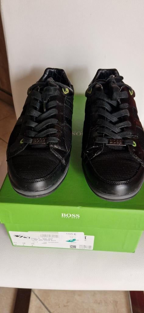 Boss 42 cuir noir, Noir
