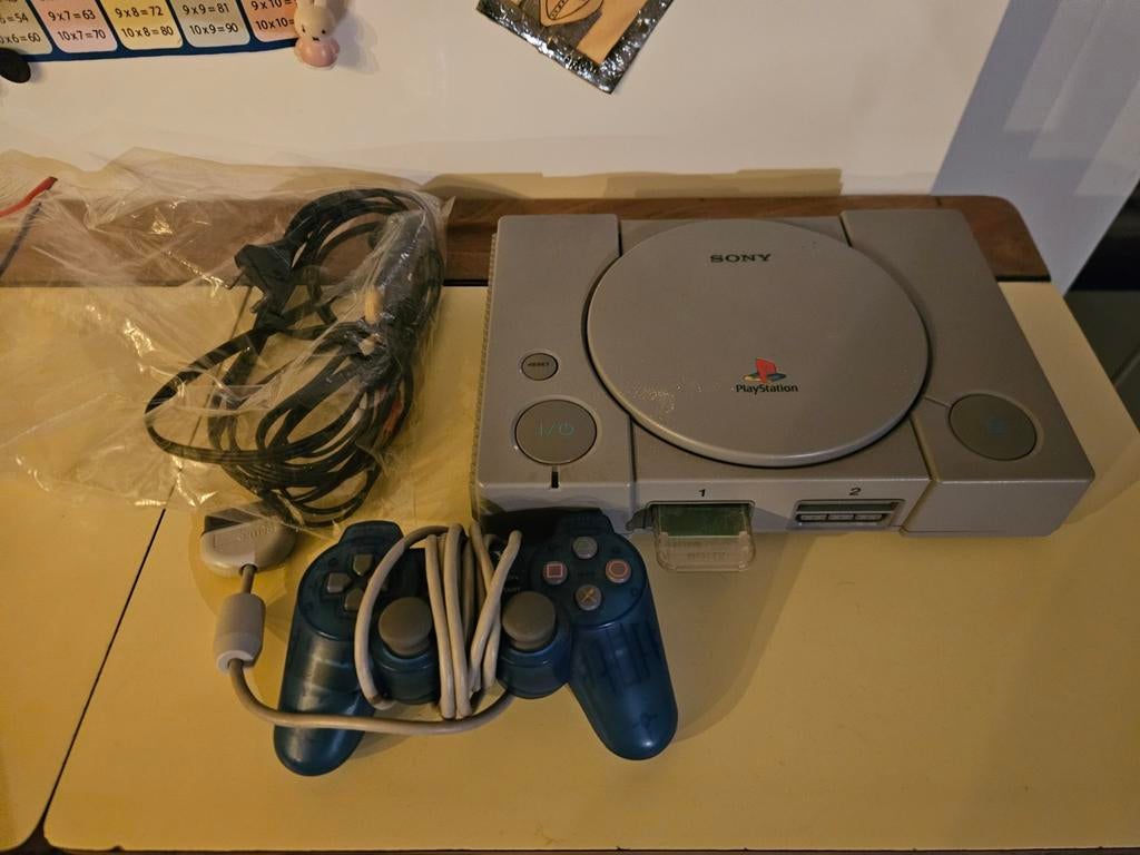 Playstation 1 met 7 games, Games en Spelcomputers, Spelcomputers | Sony PlayStation 1, Ophalen