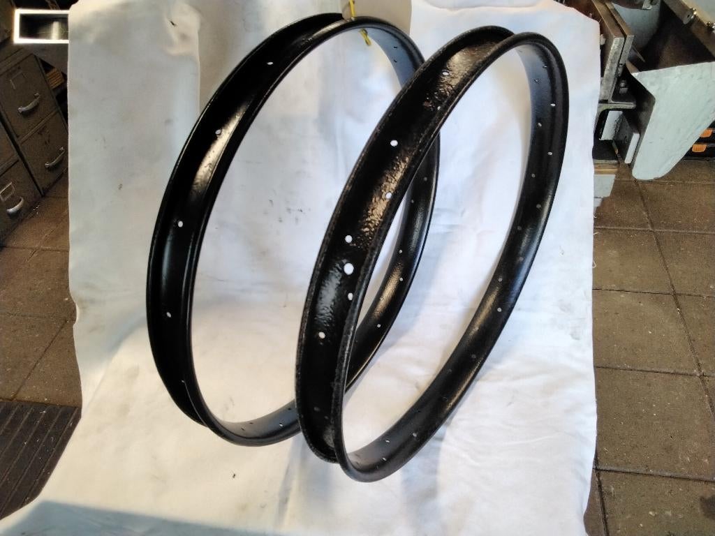 Hielvelgen 24 x 2 1/4, Motos, Pièces | Oldtimers & Ancêtres, Enlèvement ou Envoi