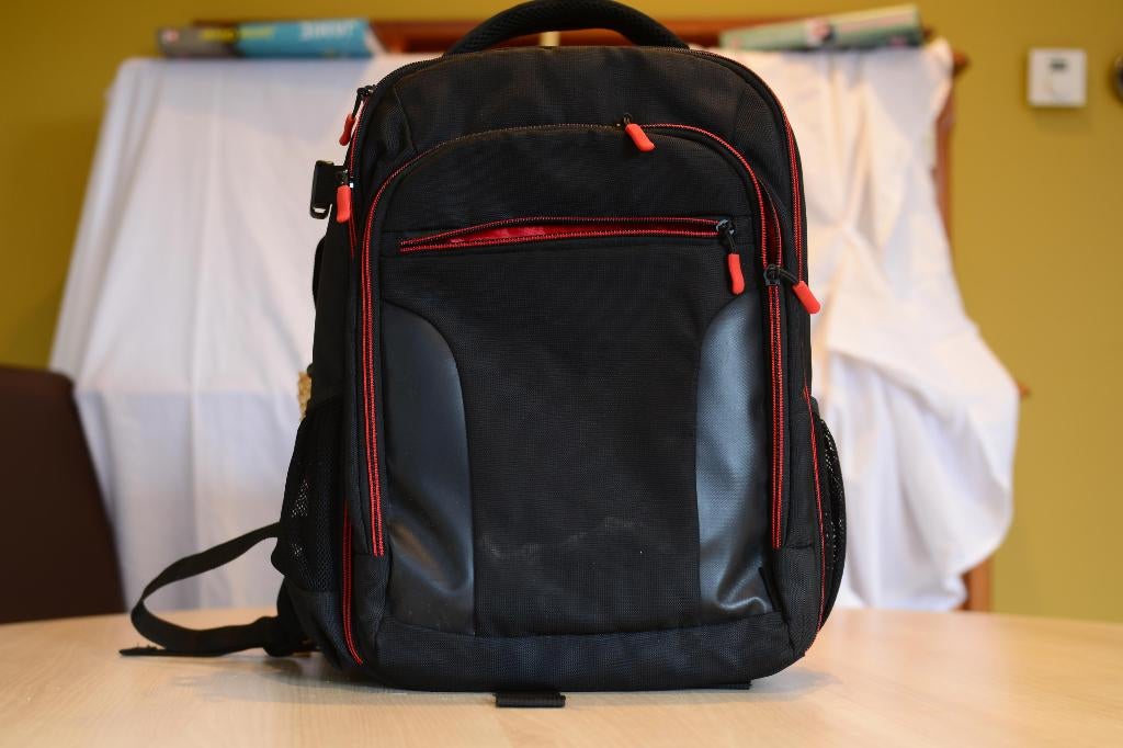 Laptoptas in goede staat 13 inch, Computers en Software, Laptoptassen, Gebruikt, Rugzak, 13 inch, Overige merken, Gevoerd laptopvak