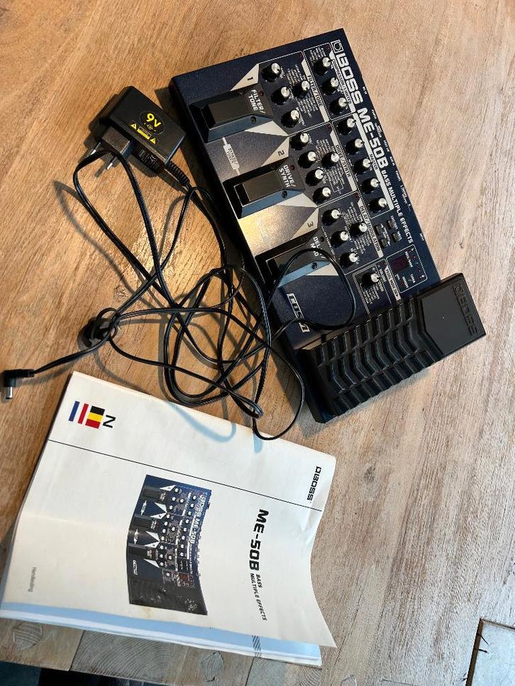 Boss ME 50 B, Musique & Instruments, Instruments à corde | Guitares | Basses, Utilisé, Électrique, 5 cordes, Enlèvement