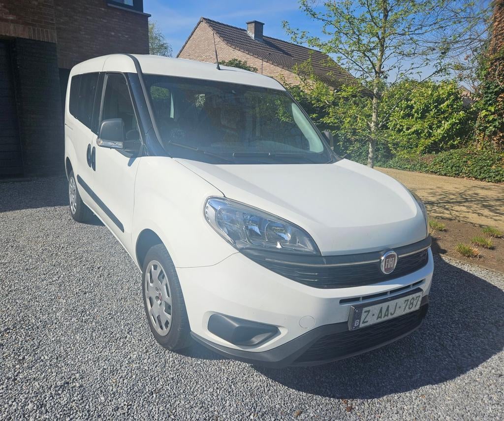 Ruimtewonder FIAT DOBLO 1.4 benzine met 5 zitplaatsen !!!, Auto's, Voorwielaandrijving, 4 cilinders, Wit, Particulier