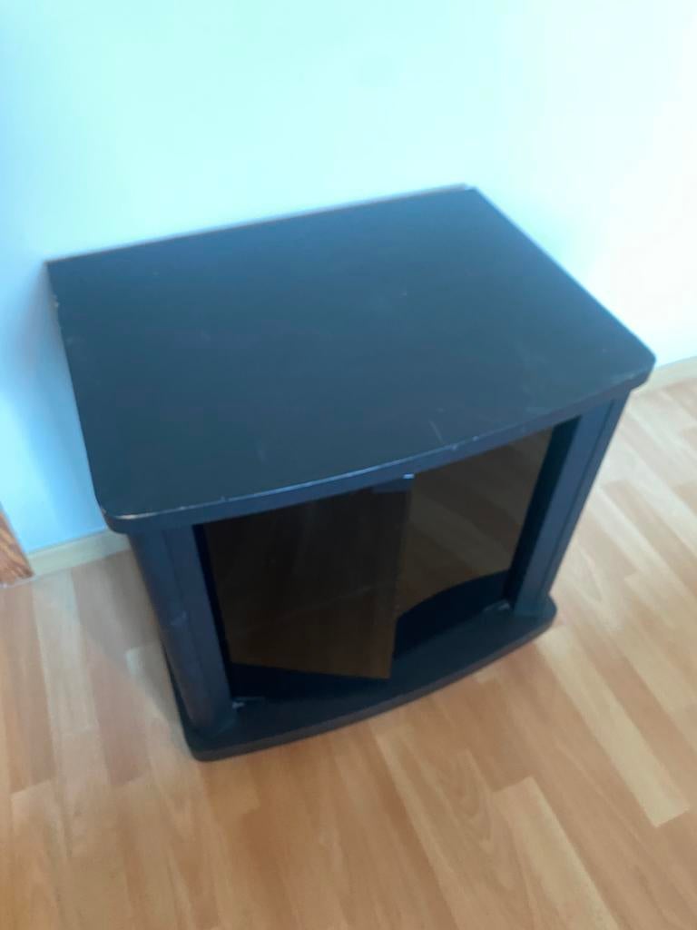 Tv kastje op wieletjes, Ophalen, Gebruikt