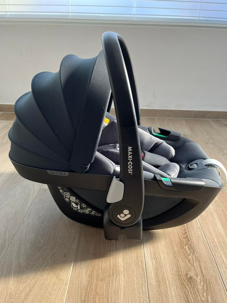 Maxi cosi Pebble Graphite, Ophalen, Zo goed als nieuw, Isofix