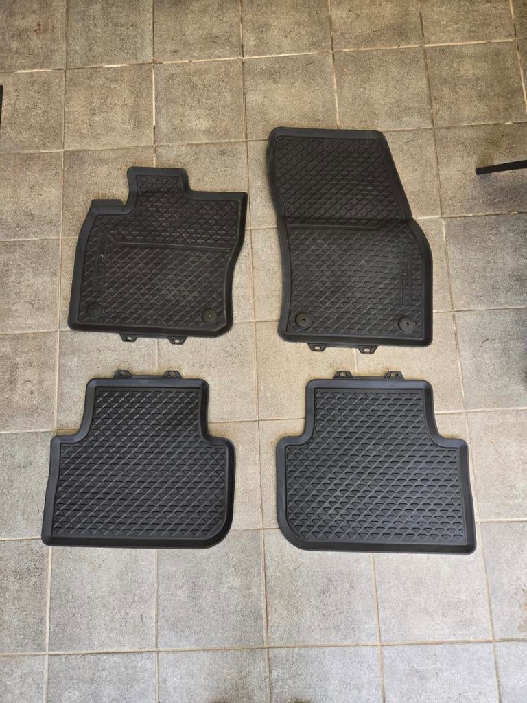 Volkswagen Tiguan vloermatten set, Ophalen