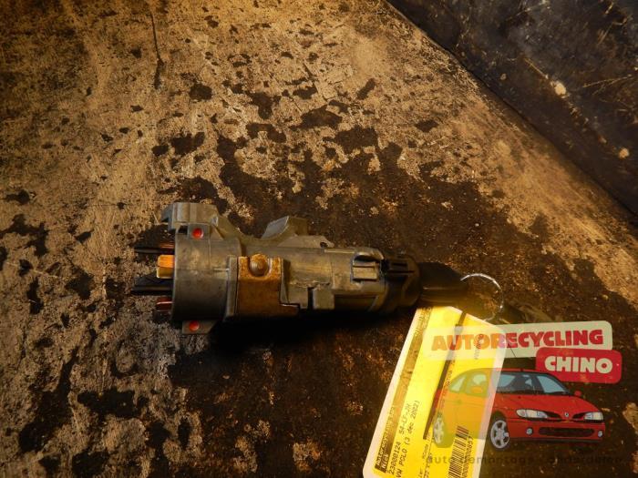 Serrure de contact + clé d'un Volkswagen Polo, Autos : Pièces & Accessoires, Autres pièces automobiles, Volkswagen, Utilisé, 3 mois de garantie