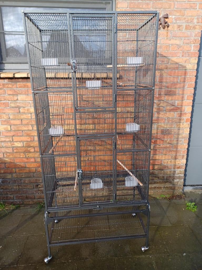 grote vogelkooi, Ophalen, Zo goed als nieuw, Metaal, Vogelkooi