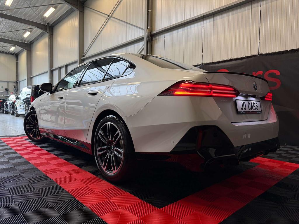 BMW 520 IA/M Pack/Led/Ambi/Leder/360°/Keyless/Heat up/Carpl, Autos, Entreprise, Noir, Automatique, 190 ch