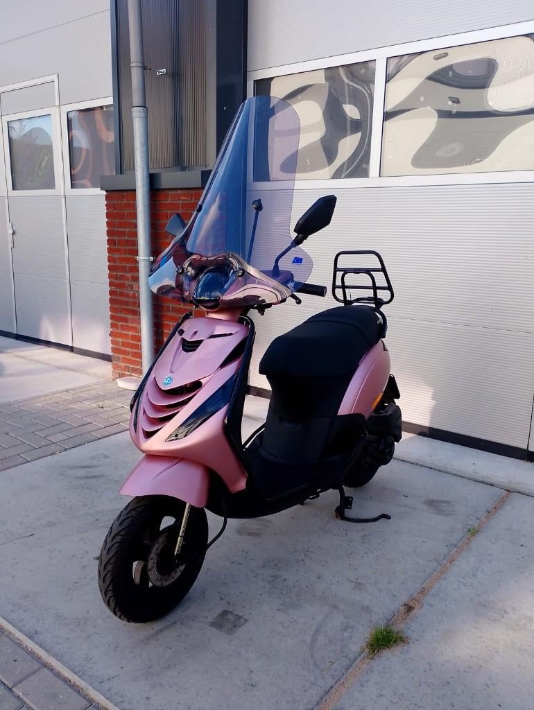 Piaggio Zip 4T Scooter Mat Rosé Lichtroze LED (B-KLASSE), Vélos & Vélomoteurs, Enlèvement ou Envoi, Comme neuf