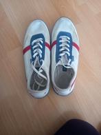 Sneakers pointure 42, Ophalen