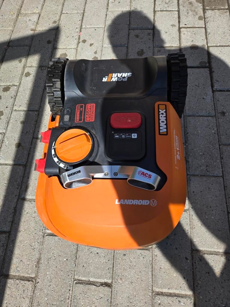 Robotmaaier Worx met garage,ogen, nieuwe batterij, Ophalen