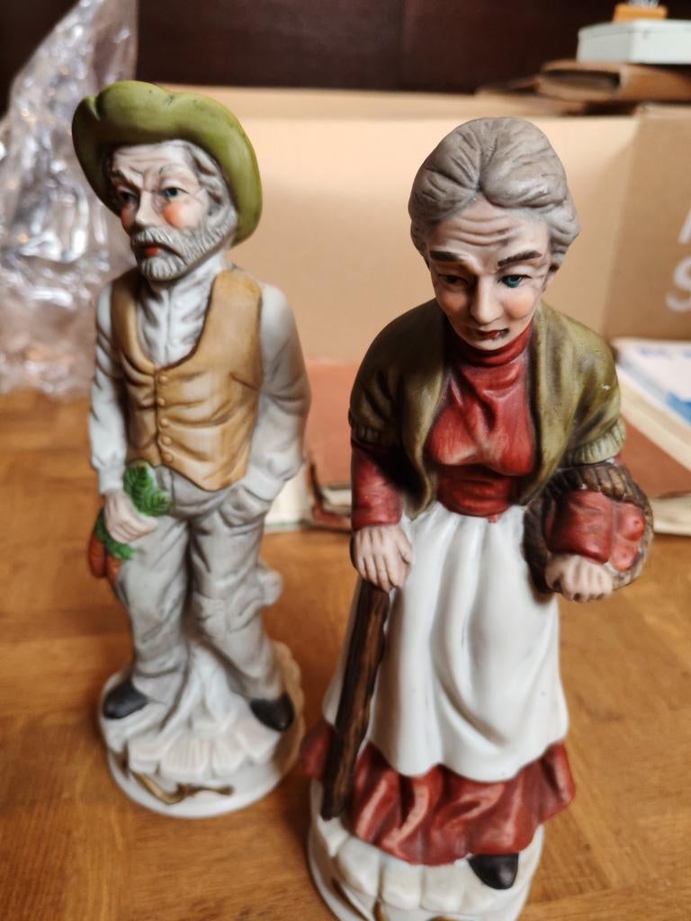 Statuettes en biscuit figurines d'un couple, Enlèvement, Comme neuf, Autres types
