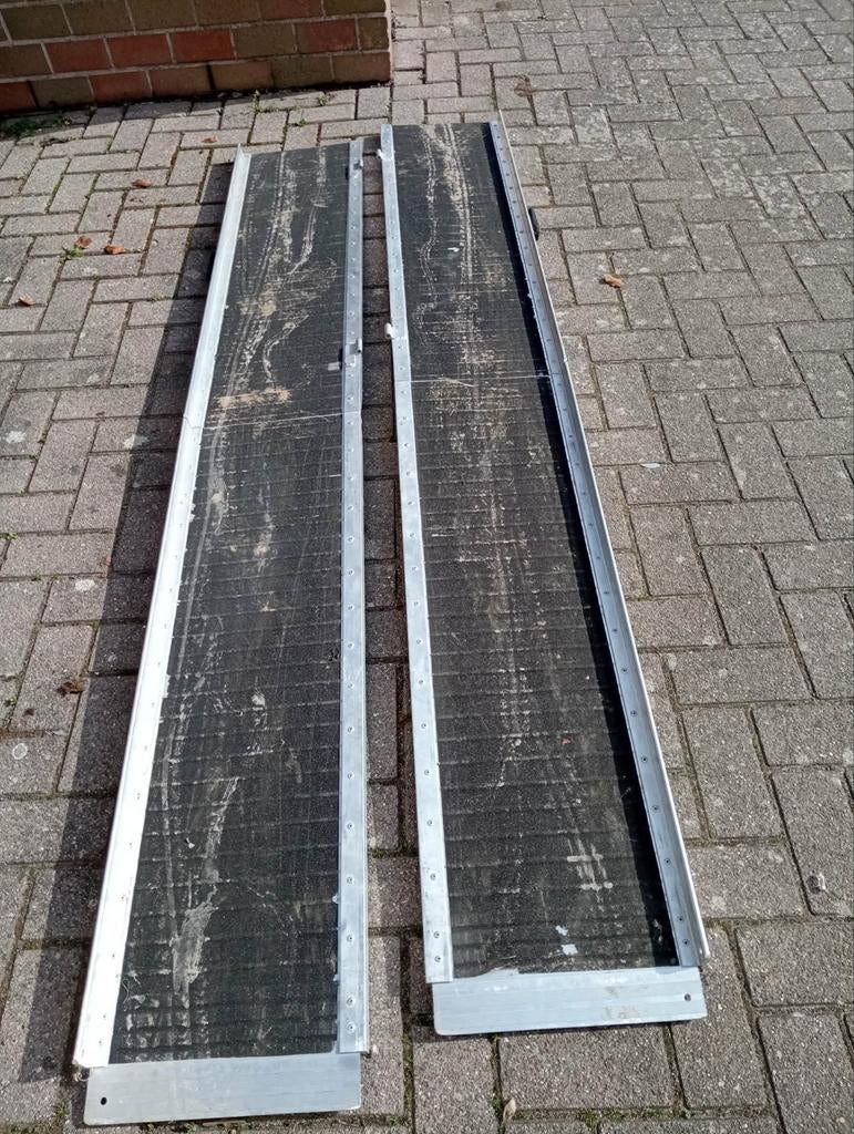 Oprijgoten rolstoel, Diversen, Rolstoelen, Ophalen