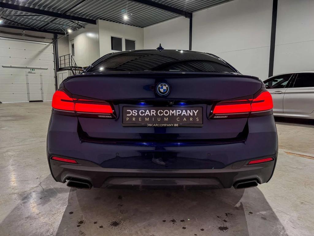 BMW 5 Serie 545 xDrive | M Sport | HK | Laser | Garantie, Auto's, Automaat, Gebruikt, Blauw, Leder