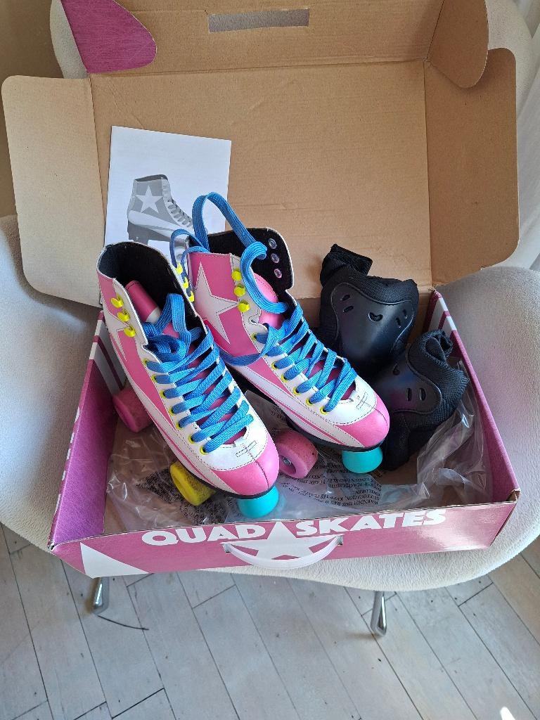 Rolschaatsen in doos, maat 35 met.kniebeschermers, nieuw, Ophalen of Verzenden, Zo goed als nieuw, Kinderen