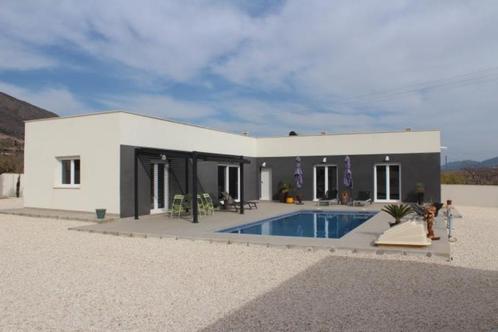 CCP172 - Prachtige moderne villa met zwembad en garage i, Immo, Buitenland, Spanje, Woonhuis, Landelijk