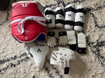 Taekwondo sparringuitrusting TUSA (maat M) – compleet set, Sports & Fitness, Taekwondo, Comme neuf, Enlèvement, Protection pour arts martiaux