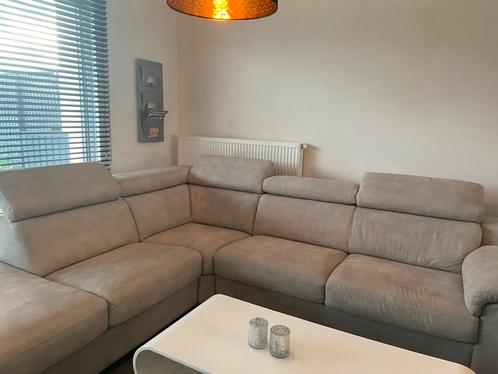 Lichtgrijze hoeksalon, Huis en Inrichting, Zetels | Complete zithoeken, Zo goed als nieuw, Ophalen
