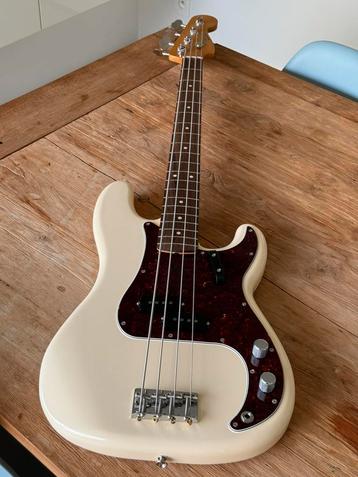 Fender Vintera II 60's Precision Bass Olympic white beschikbaar voor biedingen