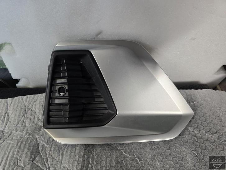 Audi A1 82A Citycarver Voorbumper Rooster Rechts 82A807954A, Auto-onderdelen, Carrosserie, Bumper, Audi, Rechts, Gebruikt