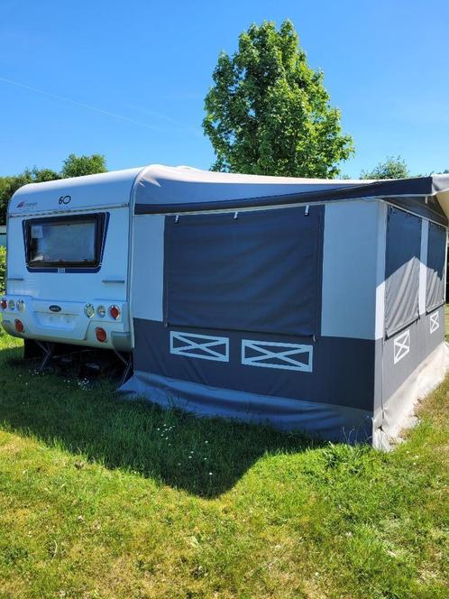 Caravan met voortent, Caravans en Kamperen, Caravans, Particulier, tot en met 4, 1250 - 1500 kg, Wilk, 2 aparte bedden, Overige
