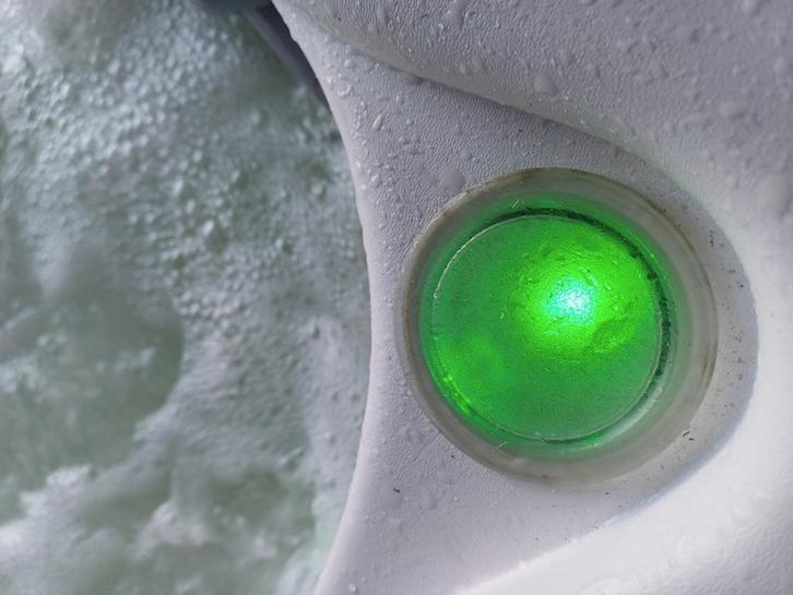 Jacuzzi gratis geleverd geplaats, Tuin en Terras, Zwembad-toebehoren, Ophalen of Verzenden