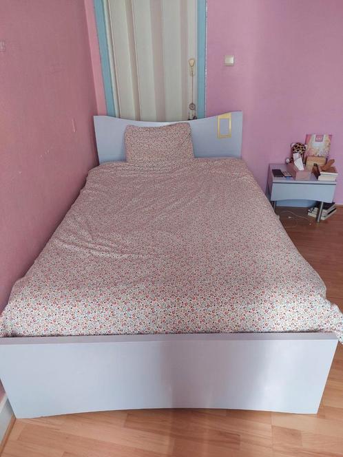 Lit avec sommier et matelas, Antiek en Kunst, Antiek | Meubels | Bedden