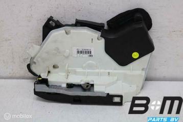 Portierslot linksachter VW Passat B8 5E0839015 beschikbaar voor biedingen