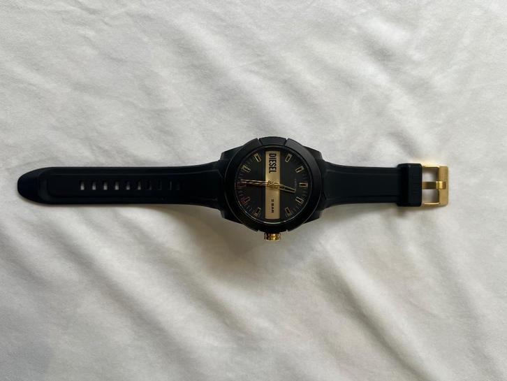 Montre Diesel, Handtassen en Accessoires, Horloges | Heren, Nieuw, Polshorloge, Overige merken, Staal, Kunststof, Ophalen of Verzenden