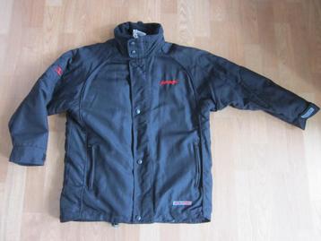 nieuw zwarte jas van het merk Jartazi met uitvouwbare kap