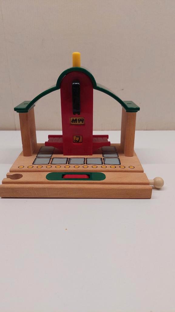 Brio stop and go station, Kinderen en Baby's, Speelgoed | Houten speelgoed, Ophalen