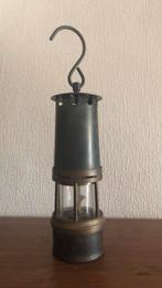 Véritable lampe de mineur, Enlèvement
