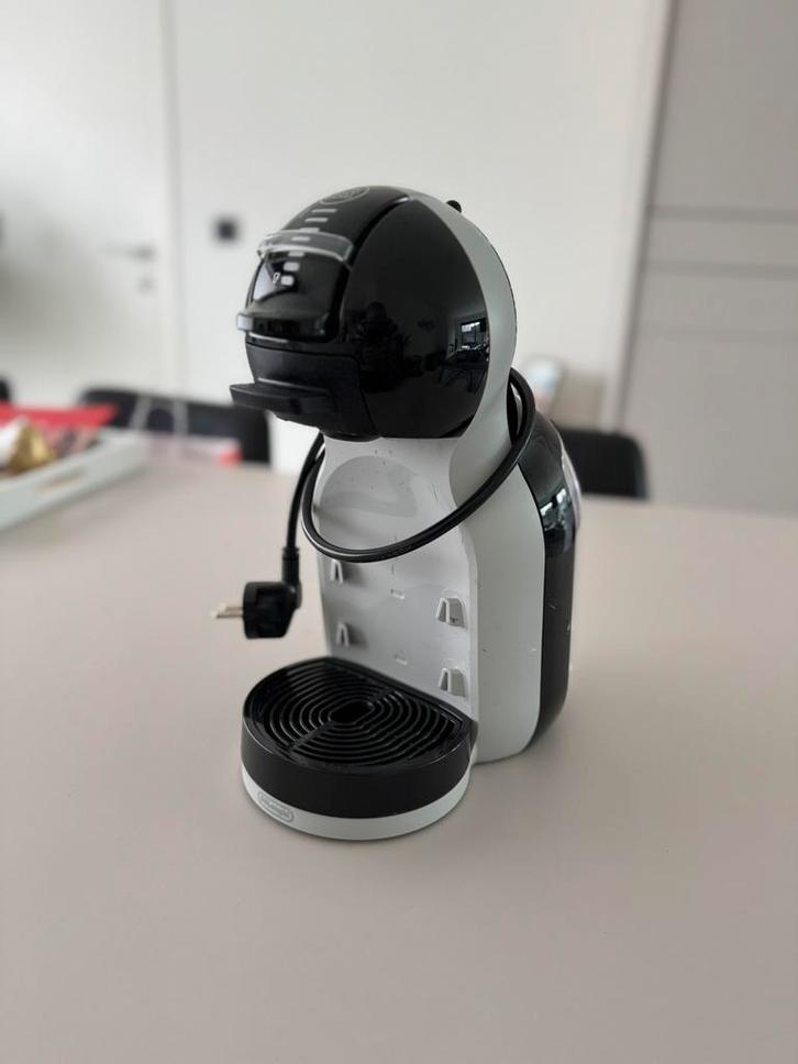 Delonghi Dolce Gusto Mini Me, Elektronische apparatuur, Koffiezetapparaten, Zo goed als nieuw, Koffiepads en cups, Koffiemachine