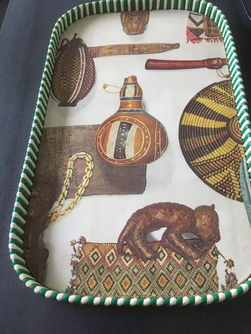 Vintage dienblad jaren 60/70 beschikbaar voor biedingen