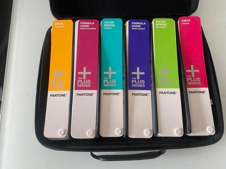 Pantone essential, Computers en Software, Ontwerp- en Bewerkingssoftware, Gebruikt, Ophalen