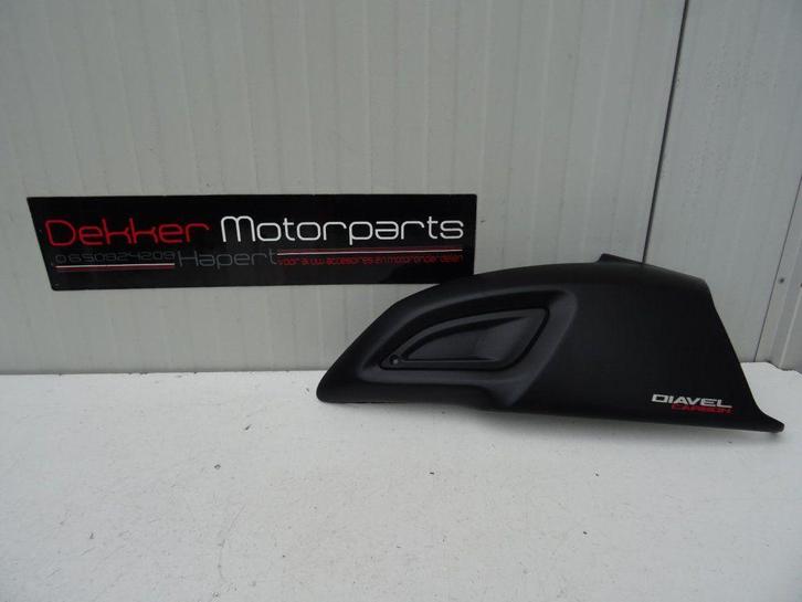 Rechter Tankkap / Zeikap Ducati Diavel 1200 2011-2013-2014, Motoren, Onderdelen | Ducati, Gebruikt, Ophalen of Verzenden
