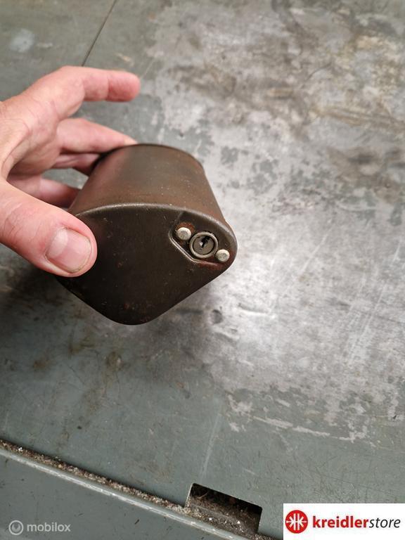 Kreidler Gereedschapskastje origineel in bagagedrager, Fietsen en Brommers, Brommeronderdelen | Kreidler, Gebruikt, Ophalen of Verzenden