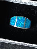 Mooie zilveren ring met opaal, Handtassen en Accessoires, Ringen, Ophalen, Zo goed als nieuw