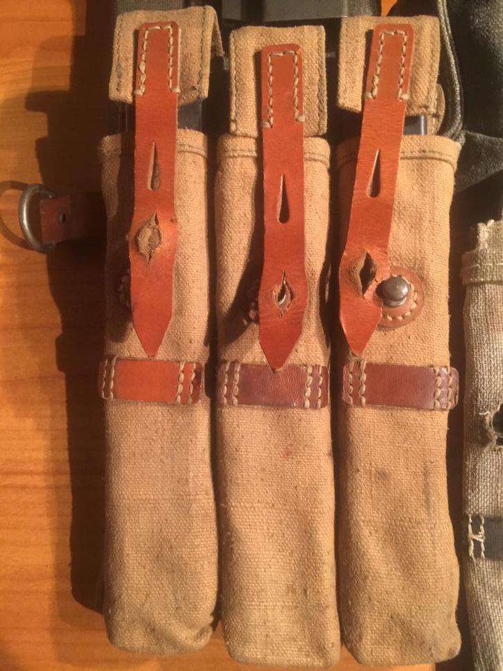 MP40 DAK ORIGINELE opladerhouder IN ZEER GOEDE STAAT, Verzamelen, Militaria | Tweede Wereldoorlog, Landmacht, Overige typen, Verzenden