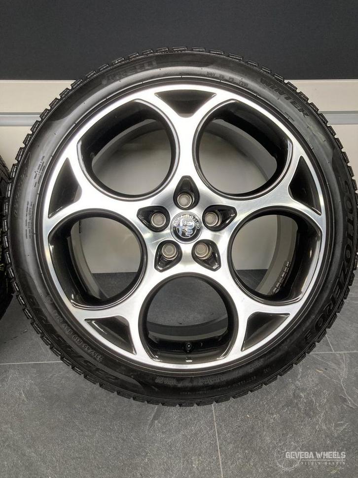 19” originele Alfa Romeo Tonale velgen + winterbanden 5x110, Auto-onderdelen, Banden en Velgen, Banden en Velgen, Winterbanden