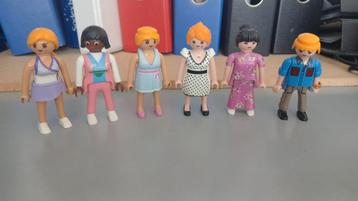  Lot de 6 personnages adultes Playmobil – tenues variées ( beschikbaar voor biedingen