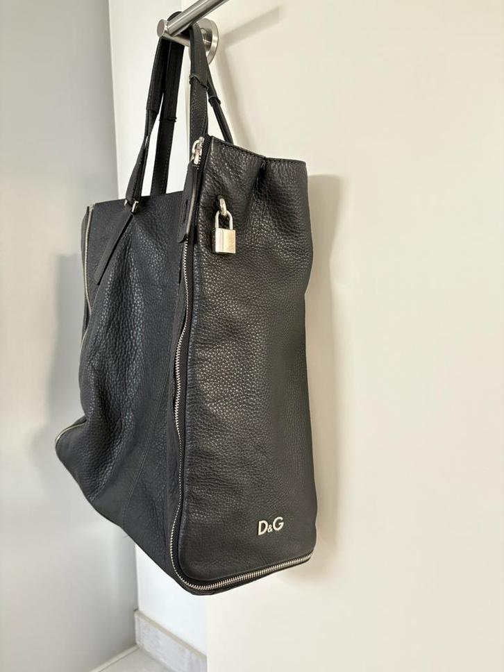 zwarte lederen tas Dolce & Gabbana, Handtassen en Accessoires, Tassen | Damestassen, Zo goed als nieuw, Overige typen, Zwart, Ophalen