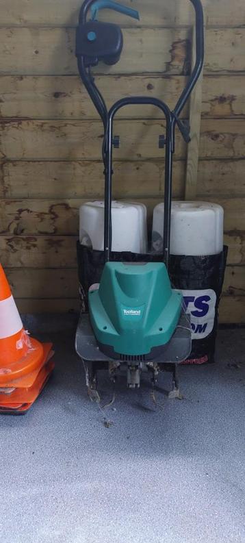 Tuinfrees beschikbaar voor biedingen