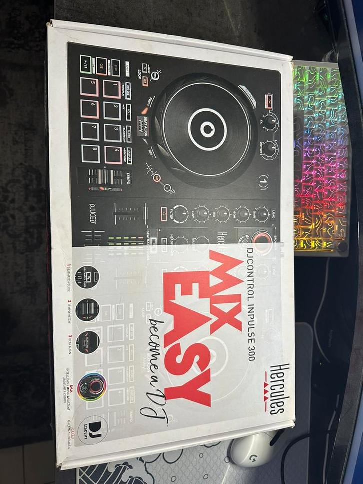 DJCONTROL INPULSE 300 Draaibord/controller, Musique & Instruments, DJ sets & Platines, Comme neuf, Enlèvement