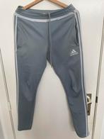 Jogging Adidas gris, Vêtements | Hommes, Vêtements de sport, Football, Gris, Enlèvement ou Envoi, ADIDAS