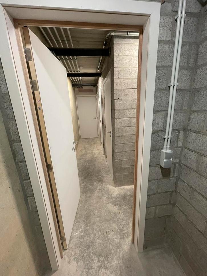 Berging te huur - CENTRUM HEIST-OP-DEN-BERG, Immo, Garages & Places de parking, Province d'Anvers